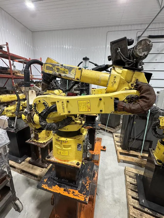 Used 2004 FANUC ARCMATE 100IB Robots Michigan US | RAB Industries, Inc. #184556