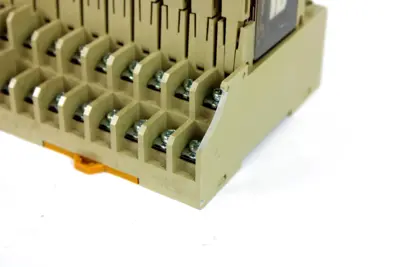 USED OMRON G7TC-OC16