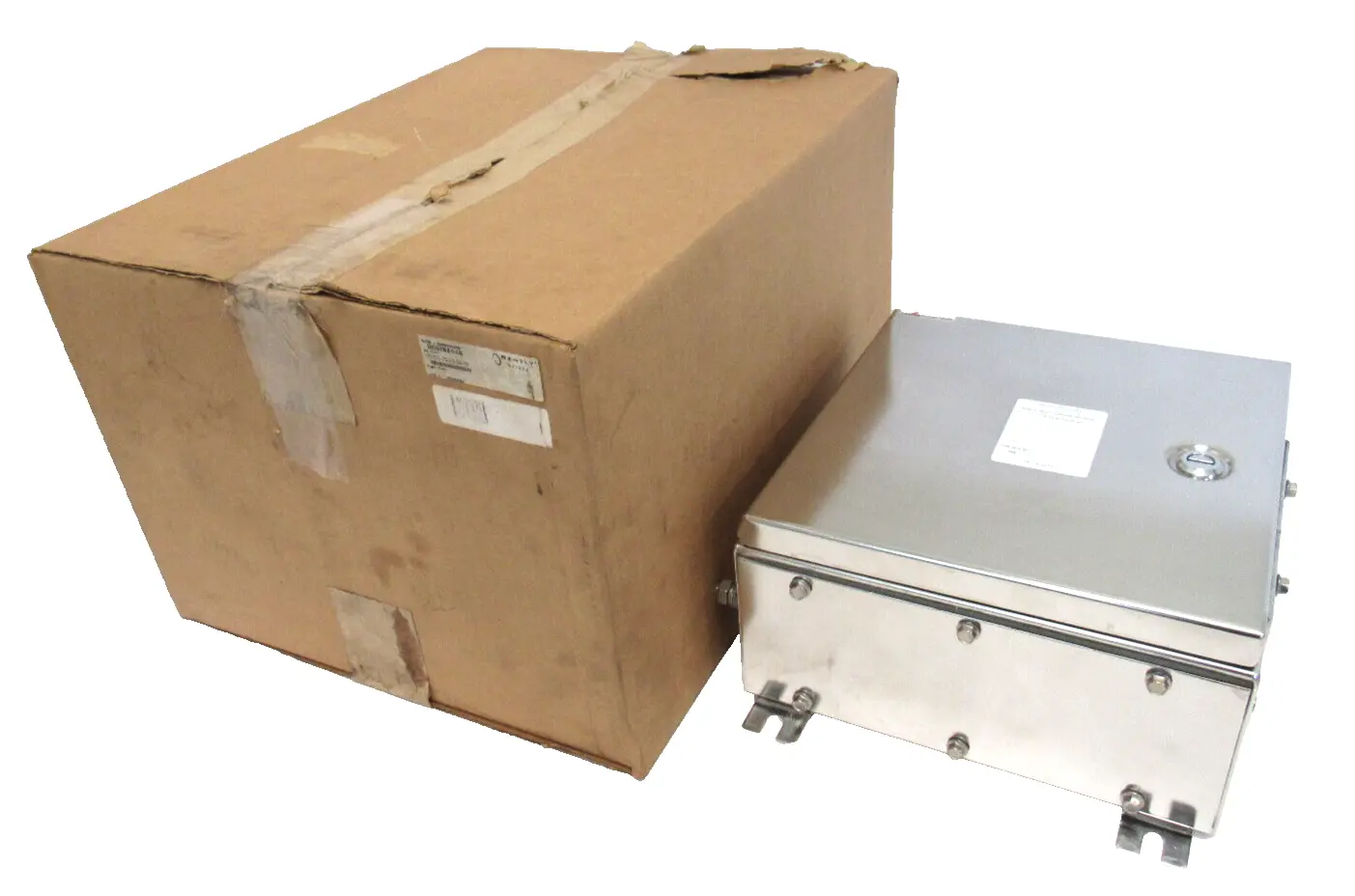 NEW BENTLY NEVADA 175751-02-03-26-00 SS ENCLOSURE 12"x12"x6" 3300 XL EQ3741A002