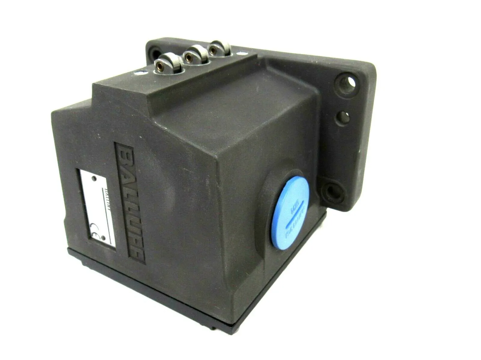 NEW BALLUFF BNS-819-003 LIMIT SWITCH R16-100-10 BNS819003