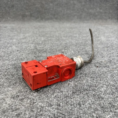 Used Allen-Bradley 5-30N Relays & Switches California US | Davliegogo LLC #1706211