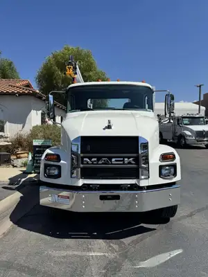 New | in-Stock 2025 MACK MD Service & Utility Trucks California US | Commerce Truck Equipment Sales #1573987
