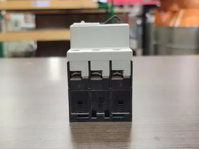 USED SIEMENS 3RV1011-0EA10