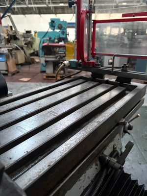 XYZ 2000 Turret Mill