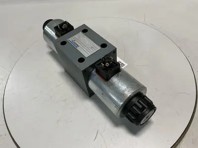 USED REXROTH 4WE10E67/32/CG24N9Z4/T08