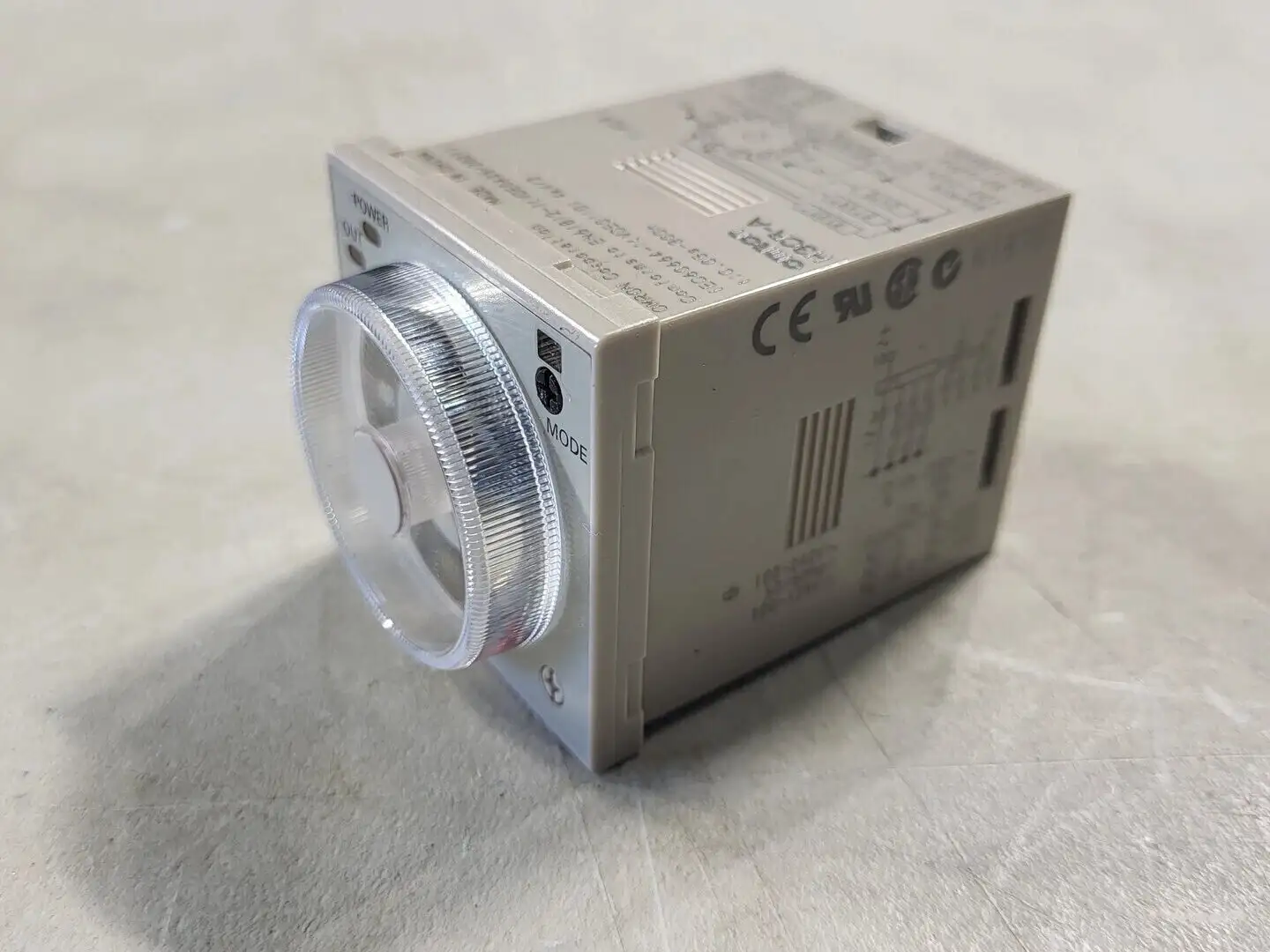 USED OMRON H3CR-A
