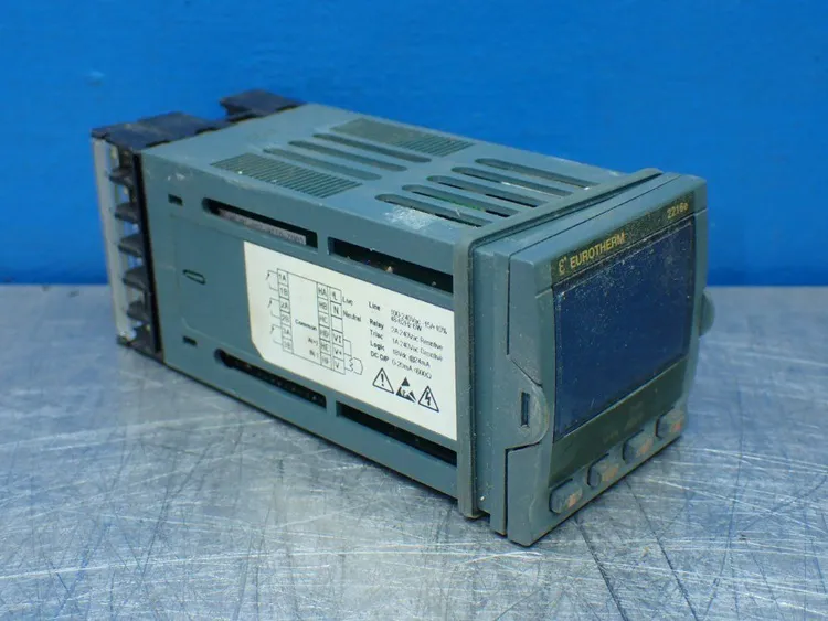 Used EUROTHERM 2216E/AL/VH/R1/R1/RF/2YM/ENG/XXXXX/EU0523 Temperature Controls Ohio US | HGR 24 #802927