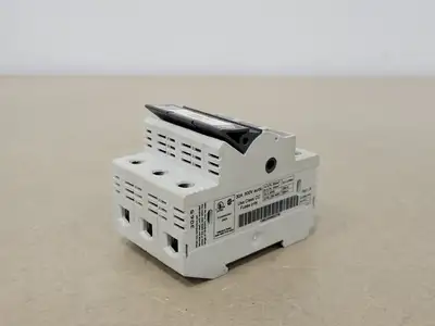 USED ALLEN BRADLEY 1492-FB3C30L