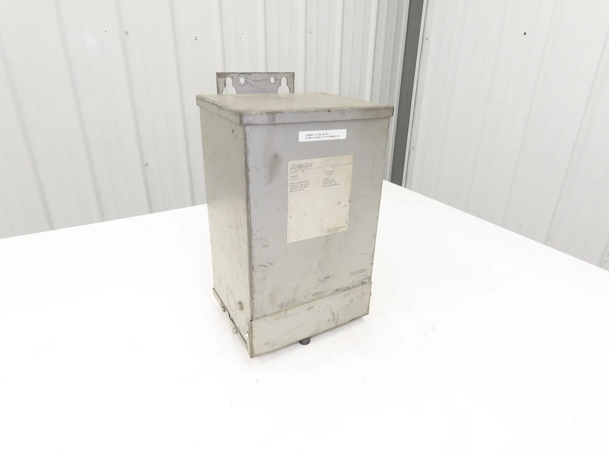 Dongan 85-1050SH Transformer 3KVA 1PH 240v/480v Pri 120v/240v Sec Wall Mount