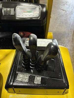USED 2004 HYSTER E50Z-27