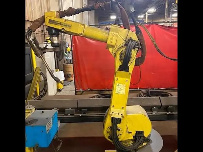 Used 2002 FANUC FANUC ARCMATE 100IB Robots Michigan US | RAB Industries, Inc. #183967
