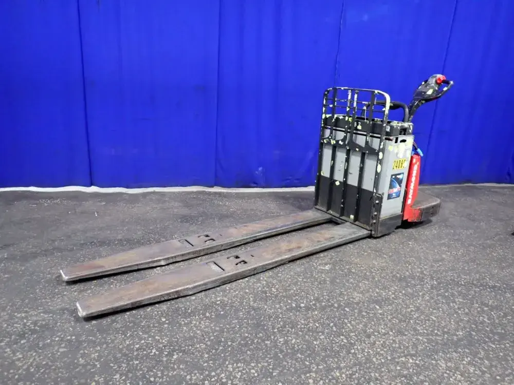 USED THE RAYMOND CORPORATION 8410