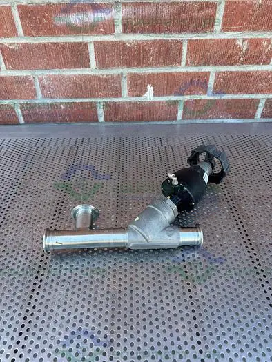 Used GEMU 554/40/D55345 PNEUMATIC ANGLE SEAT GLOBE VALVE W/ 1 1/2" SANITARY FITTING Valves/Fittings California US | Equipment Lab #485858