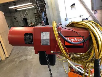 1/2 Ton Dayton Hoist