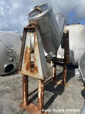 Used PATTERSON KELLEY 125 CUBIC FOOT Double Cone - V Mixers Illinois US | Aaron Equipment #1456841