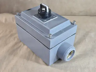 NEW ALLEN-BRADLEY 800H-2HZ4R