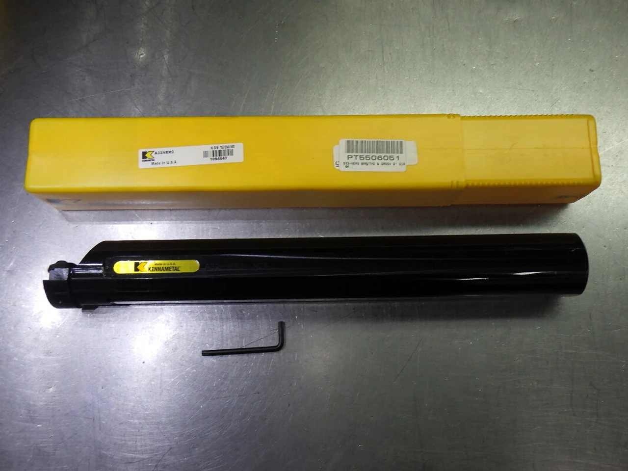 Kennametal 2.5" Coolant Thru Threading Boring Bar 2" Shank A32NER3 (LOC2367)