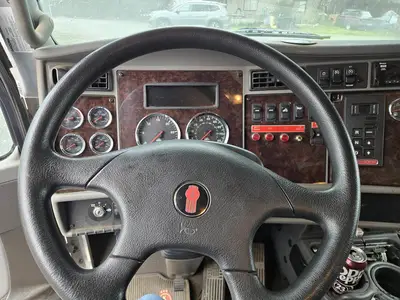 USED 2020 KENWORTH T270