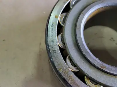 NEW SKF 22313 CC/W33