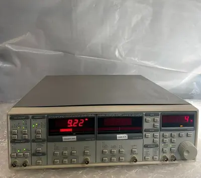 STANFORD RESEARCH INSTRUMENTS SR830 DSP LOCK-IN AMPLIFIER