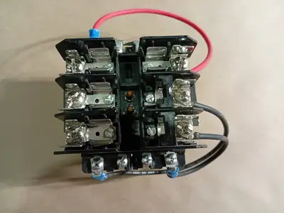 NEW SQUARE D 9070TF100D37