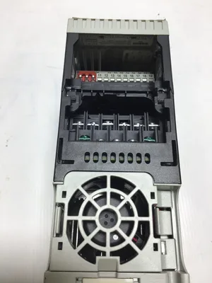 Allen Bradley PowerFlex 525 25B-E1P7N104 Series A, AC Drive, 1.0 HP