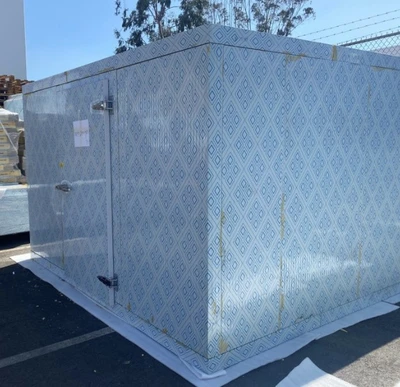 171-0069 10’ x 10’ Walk In Cooler Box with Floor