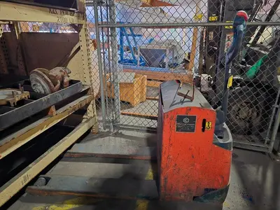 Used _UNKNOWN_ _UNKNOWN_ Electric Pallet Trucks Ohio US | Myron Bowling Auctioneers Inc #1504543