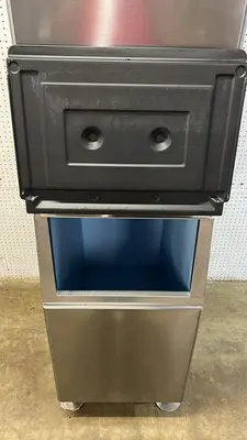 Used Hoshizaki Used 22" Hoshizaki F-801MWJ-C Water Cooled Nugget Ice Machine With 300lb Bin - 115V - JJ Ice Machines Illinois US | Falcon Restaurant Supply #1373519