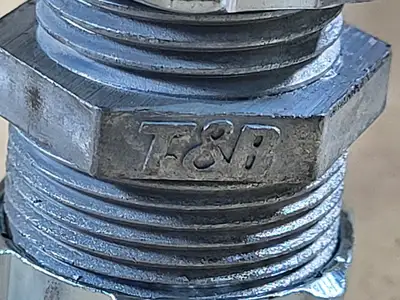 NEW THOMAS & BETTS 2523