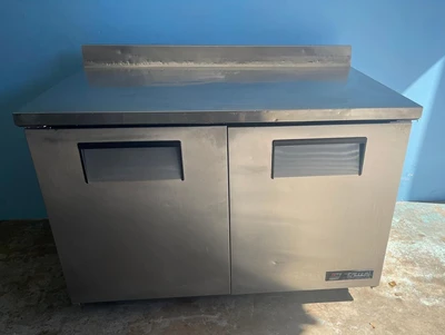 75-0370 True TWT-48 Self Contained 48'' Worktop Cooler