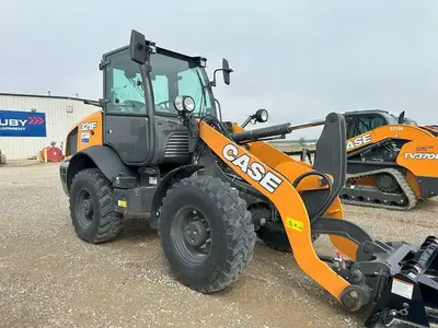 USED 2017 Case 321F