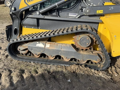 USED 2022 NEW HOLLAND C332