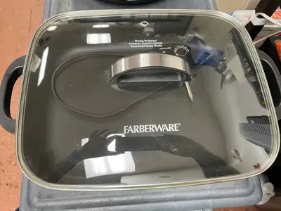 Used Farberware Used Farberware Royalty 7 Quart XL Nonstick Electric Black Skillet - Shir Electric Cooking Equipment Illinois US | Falcon Restaurant Supply #1376120