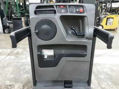 USED 2018 RAYMOND 560-OPC30TT