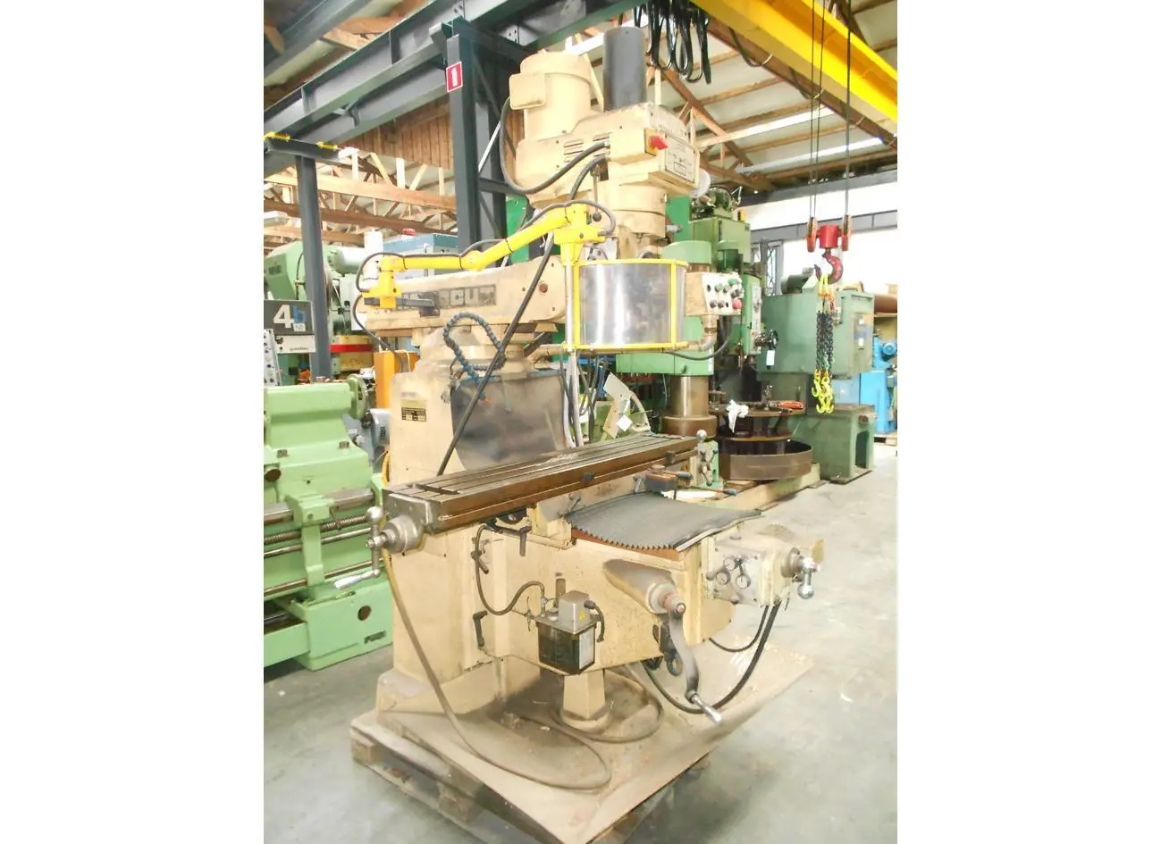 USED MICROCUT 857 X: 864 - Y: 406 - Z: 406MM