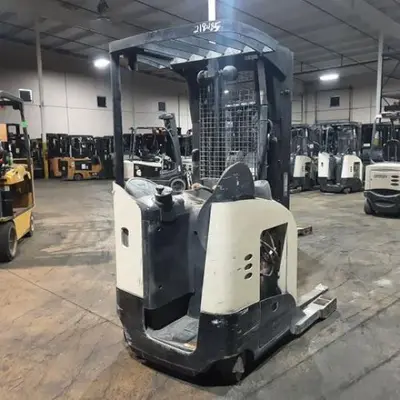 USED 2019 CROWN RR5725-45