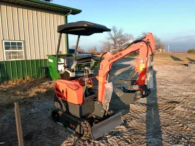 ME18 MINI EXCAVATOR