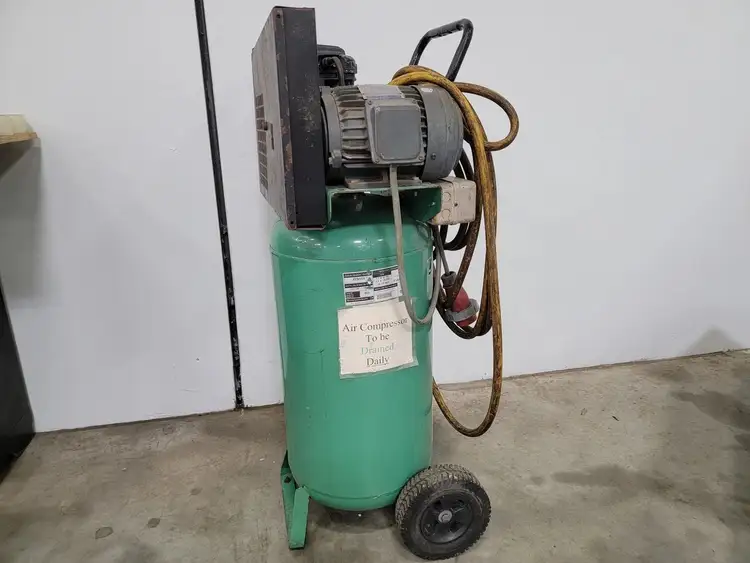 Used SPEEDAIRE 4YN50A Air Compressors (Misc) British Columbia CA | Lenmark #270974