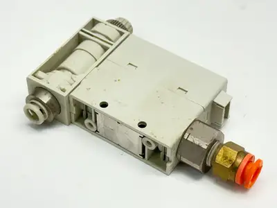 SMC PFM710S-C6L-E Digital Flow Switch 0.2-10L/min