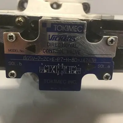 USED TOKIMEC VICKERS DG5V-7-2C-E-P7-H-80-JA743B