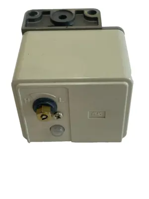 NEW SMC IS3010-02L5-X212 PRESSURE SWITCH IS301002L5X212
