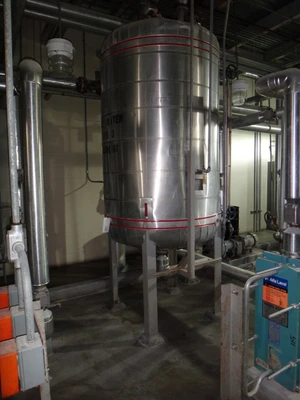 664 Gallon 304 Stainless Verticial Tanks