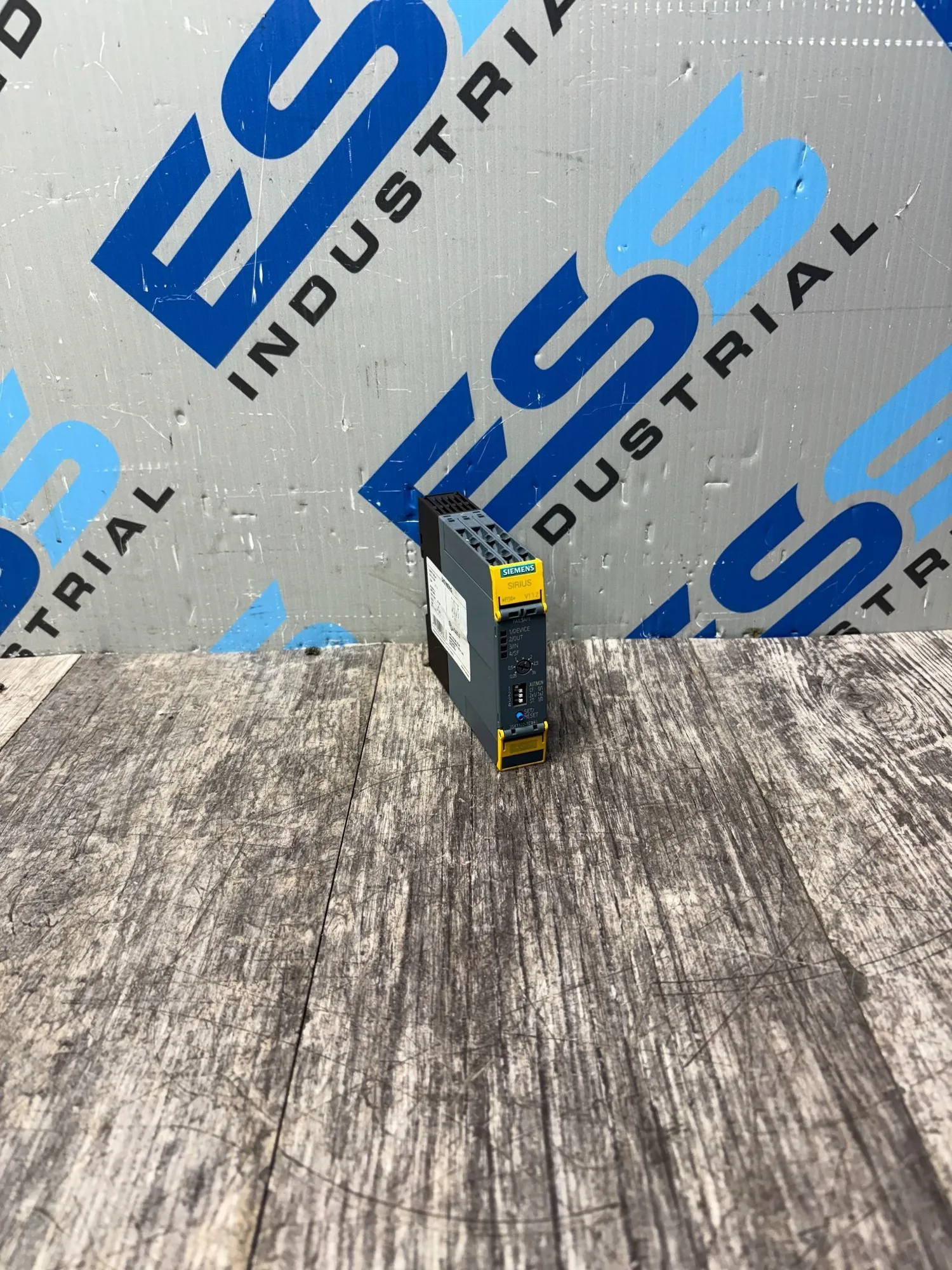 USED SIEMENS 3SK1122-1CB41