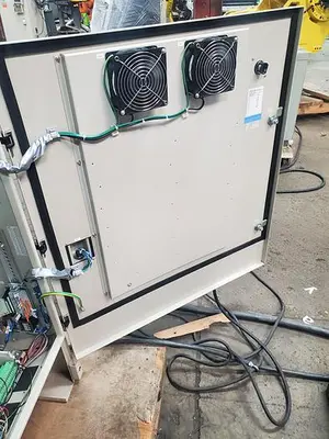 USED 2011 YASKAWA MOTOMAN MH80