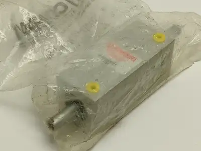 BFHD34X134 | Compact Air Products  Pneumatic Cylinder 3/4" Bore 1-3/4" Stroke - New