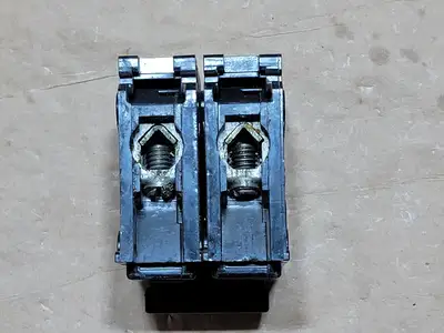 USED CUTLER-HAMMER BR2100