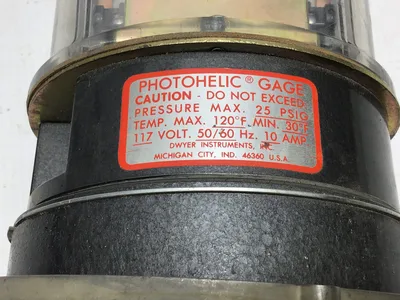 Dwyer 3001CAV Photohelic Gage/Switch 25 PSIG