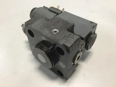 USED VICKERS DG4V-35-2AL-M-U-HL7-60-EN490