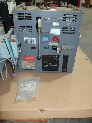 LOT OF 3 CIRCUIT BREAKERS